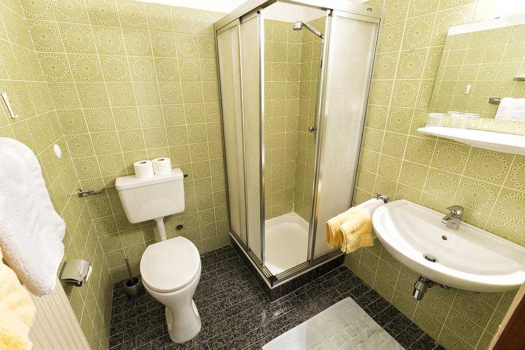 Bed&Breakfast Lausegger Ферлах Номер фото